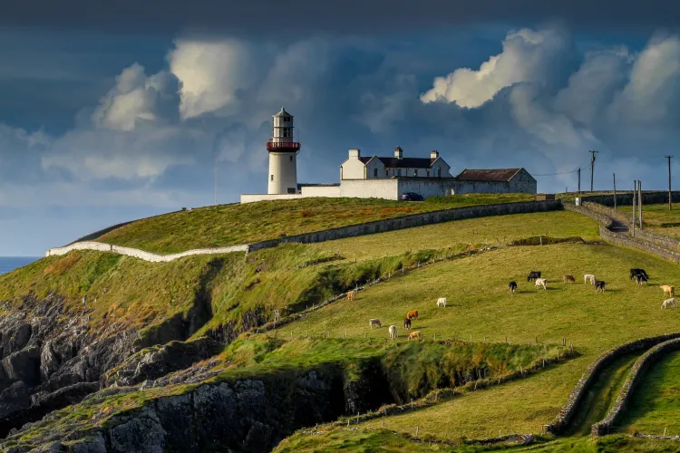 irelandlighthouse-2542726_1920-1